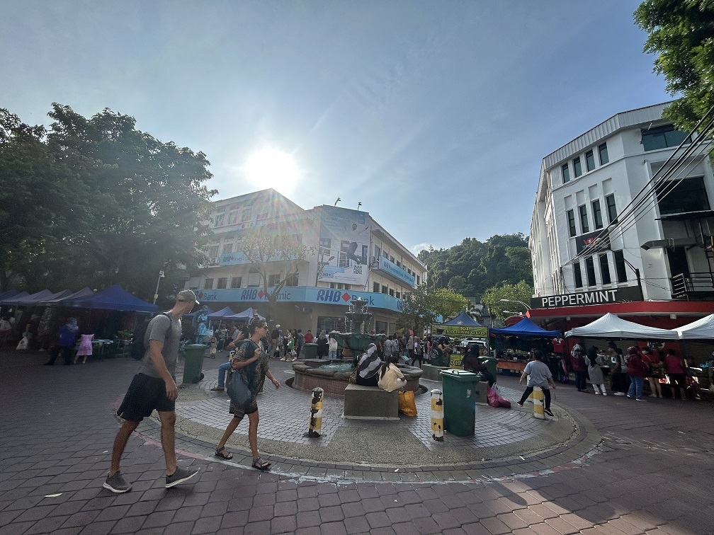 Sunday Market Gaya Street