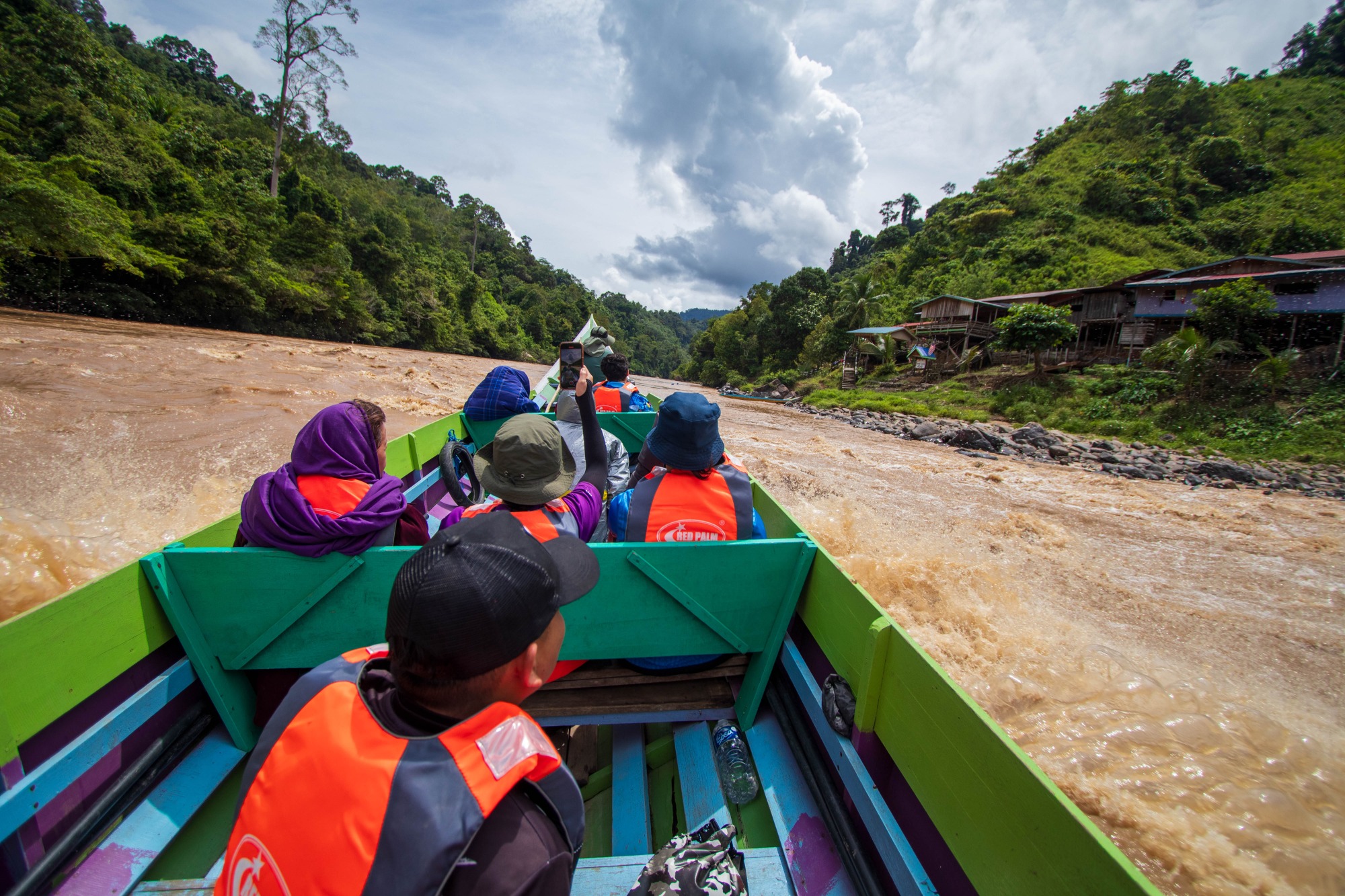 Longboat ride at the Pagalungan